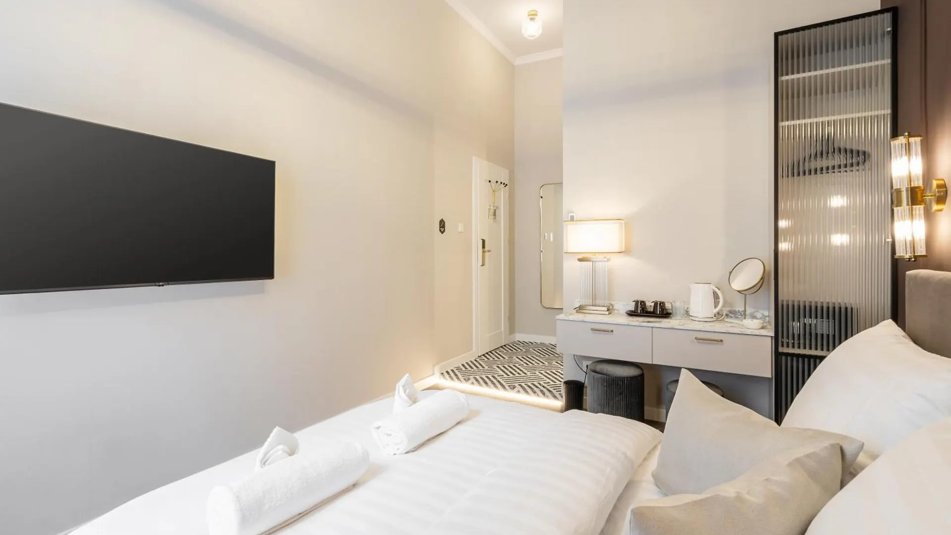 Timeless Boutique Suites By Bqa Budapest